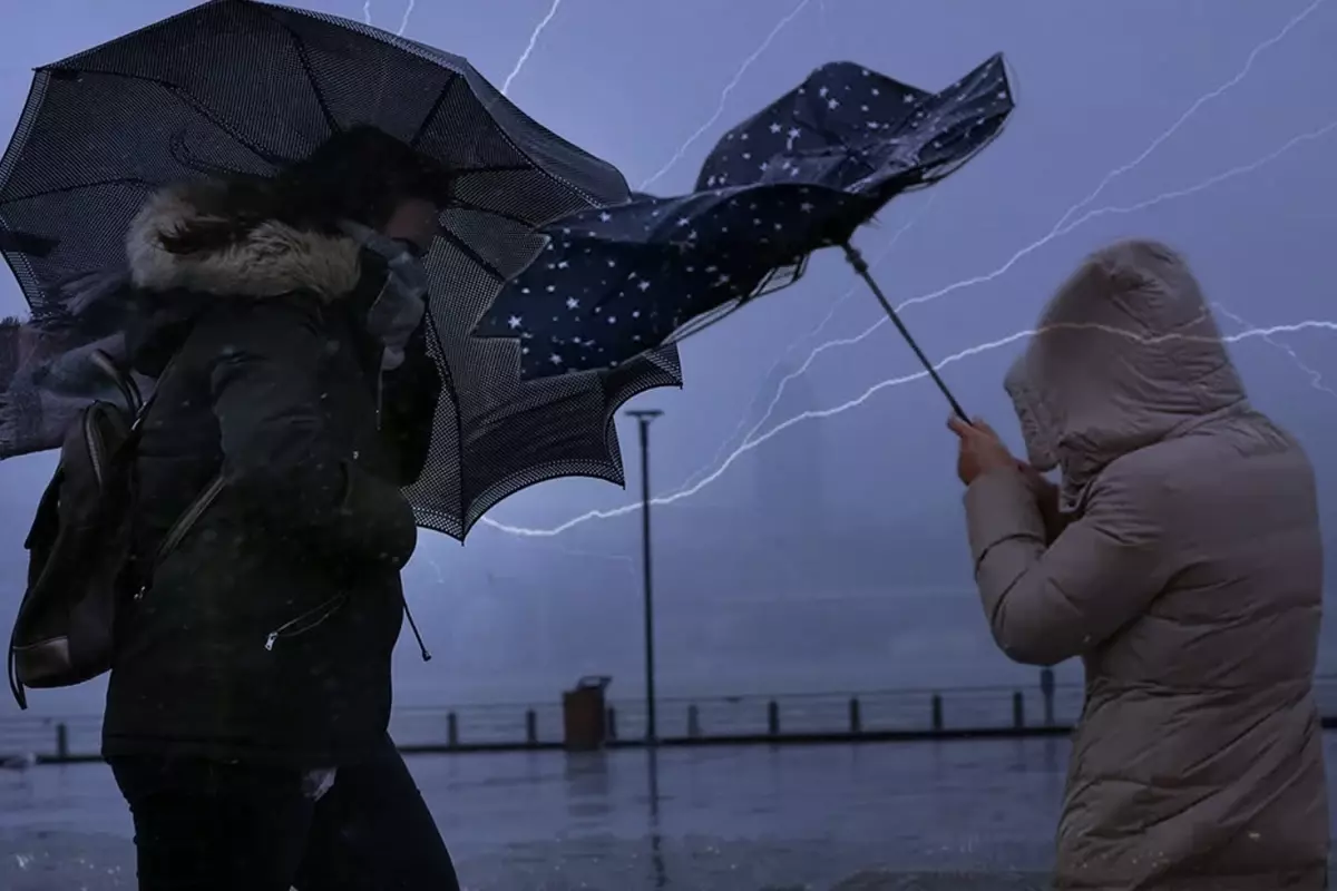 Meteoroloji'den 13 il için sarı, 4 il için turuncu kodlu uyarı! Sağanak ve fırtına geliyor