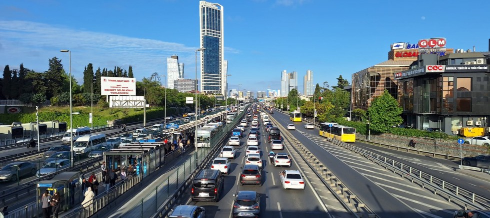 E5'in bitmeyen trafik çilesi